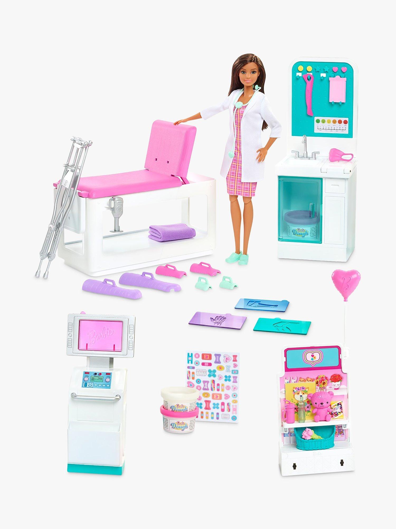 Barbie Fast Cast Clinic Doll Set