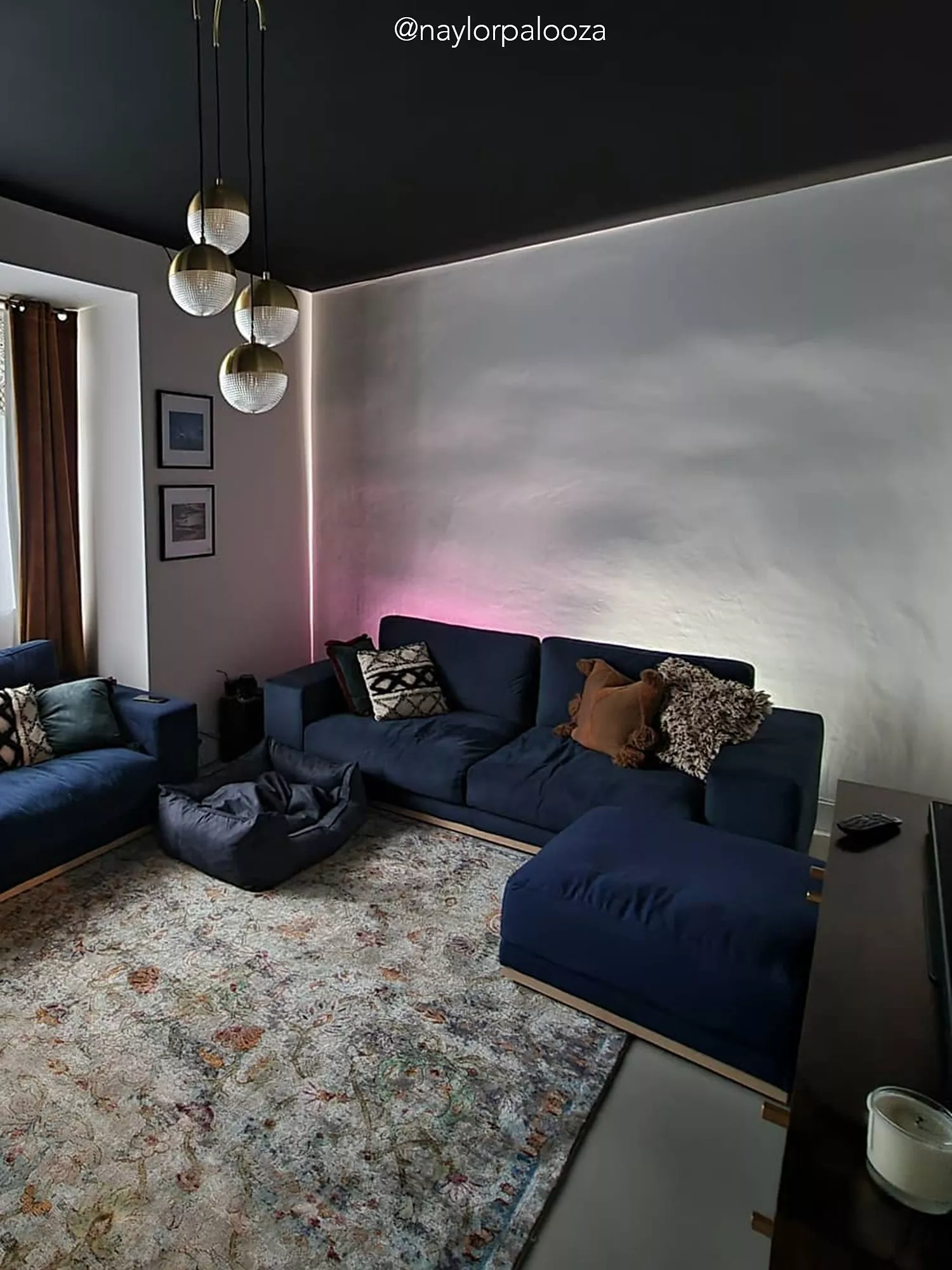 Carousel image, index 6