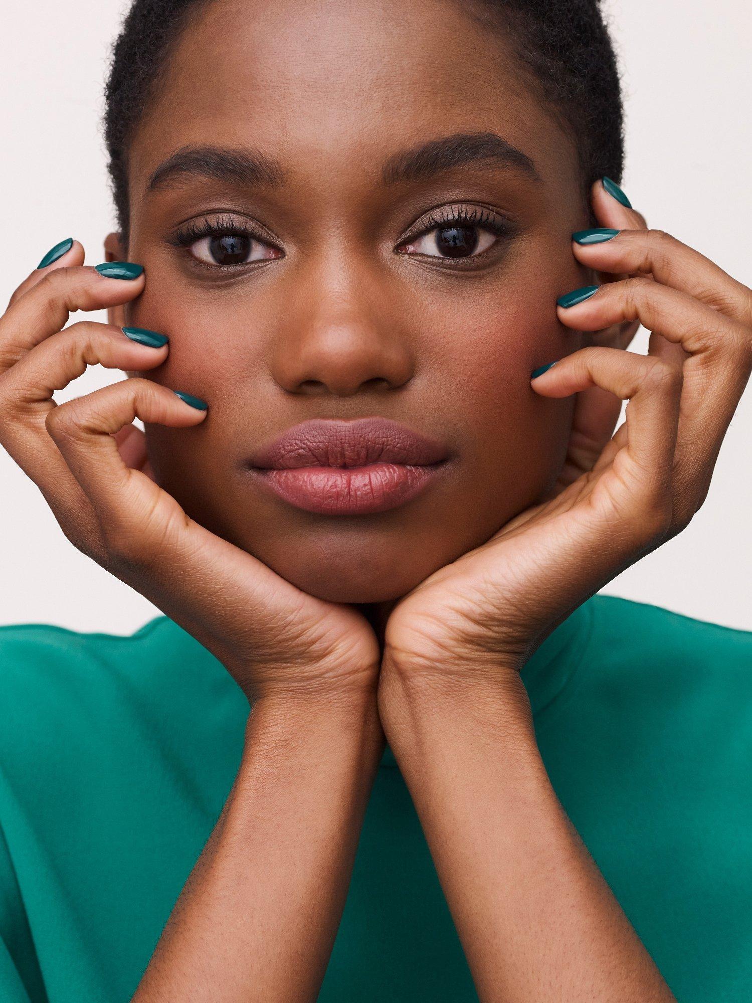 Product image 3 of 7, which shows Hermès Les Mains Hermès Nail Enamel, 91 Vert Ecossais