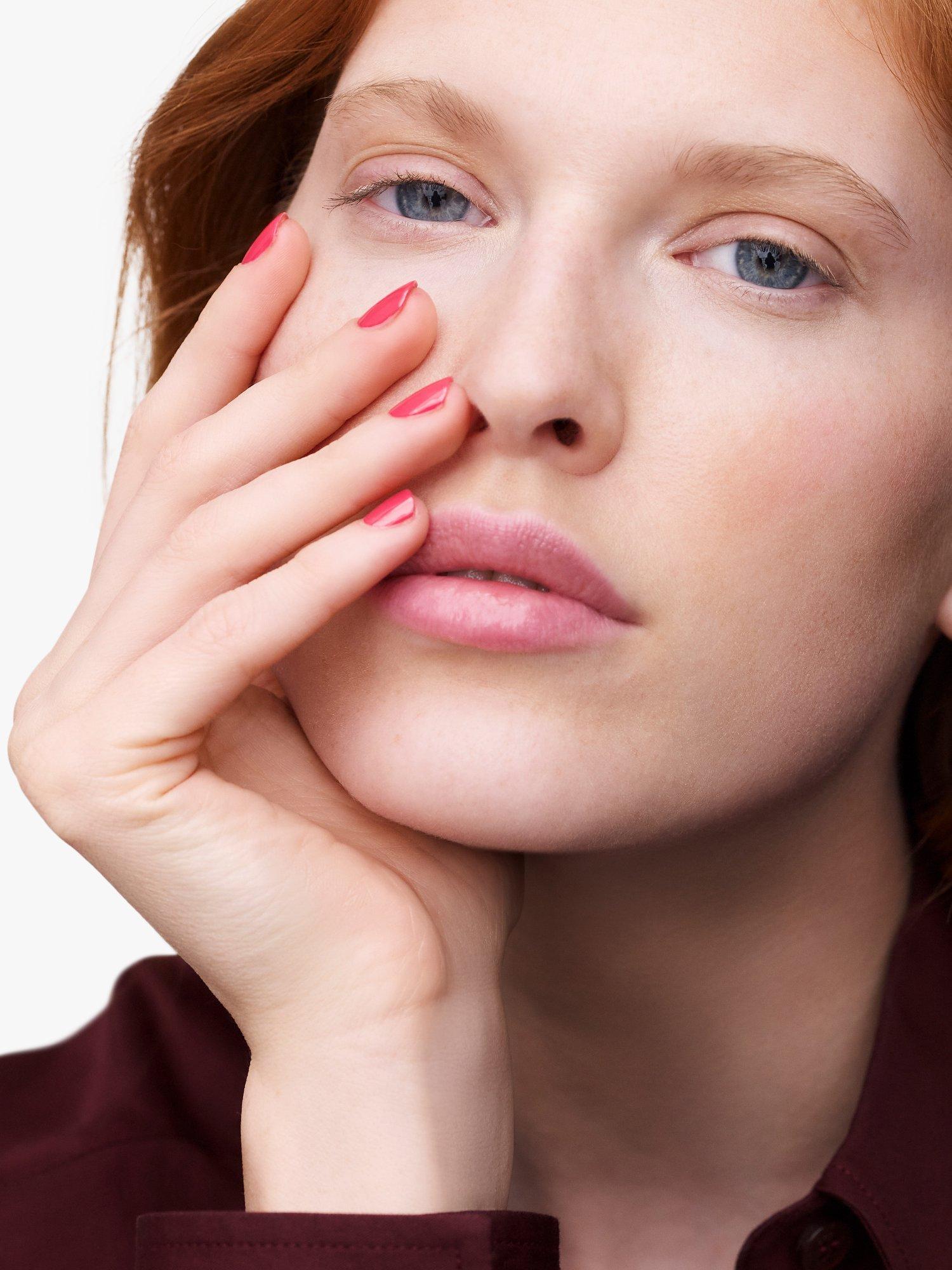 Product image 3 of 7, which shows Hermès Les Mains Hermès Nail Enamel, 43 Rose Incarnat