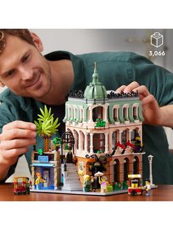 LEGO Icons 10297 Boutique Hotel - view 2, 