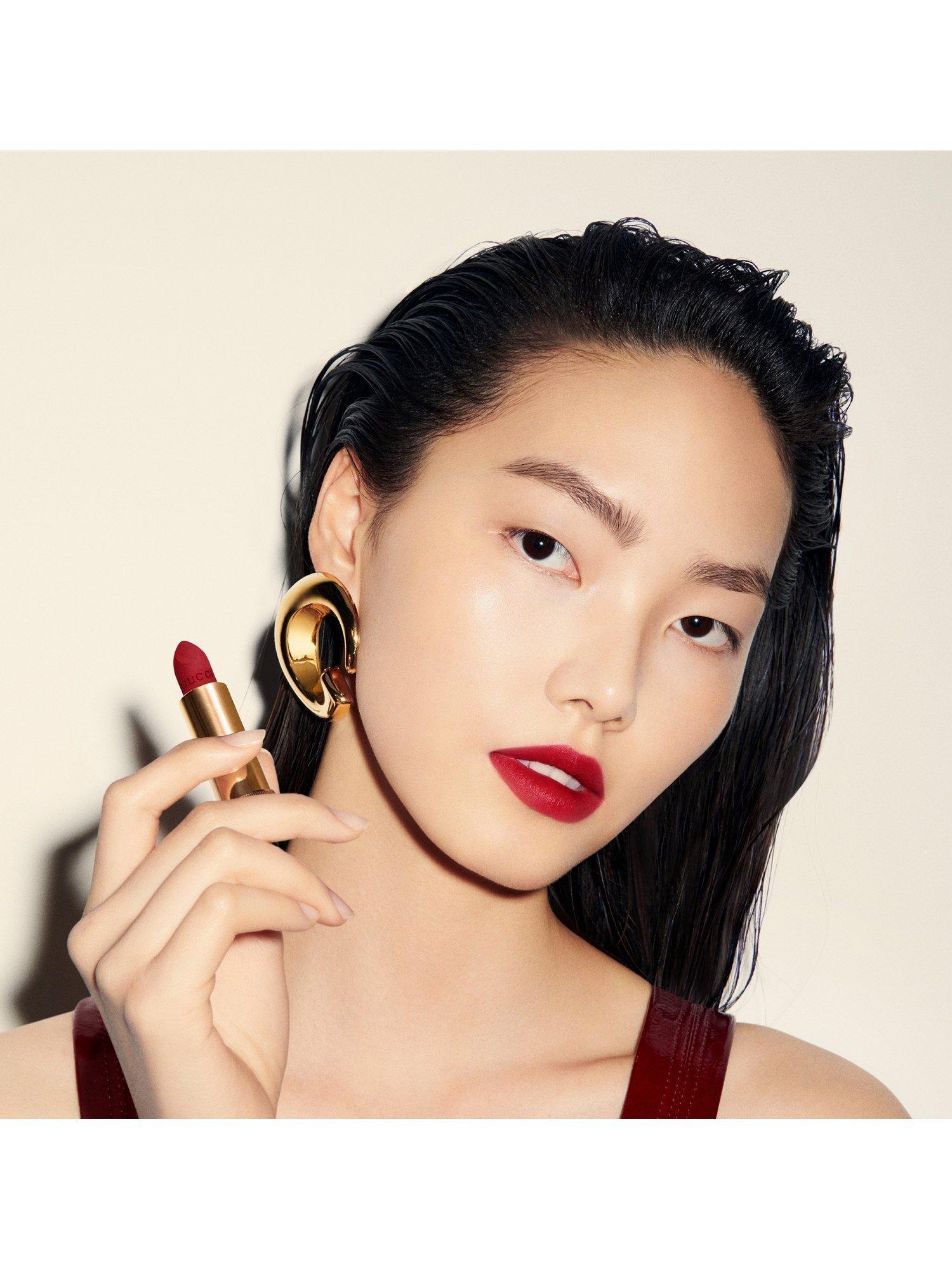 Product image 4 of 8, which shows Gucci Rouge À Lèvres Matte Lipstick, 500 Odalie Red