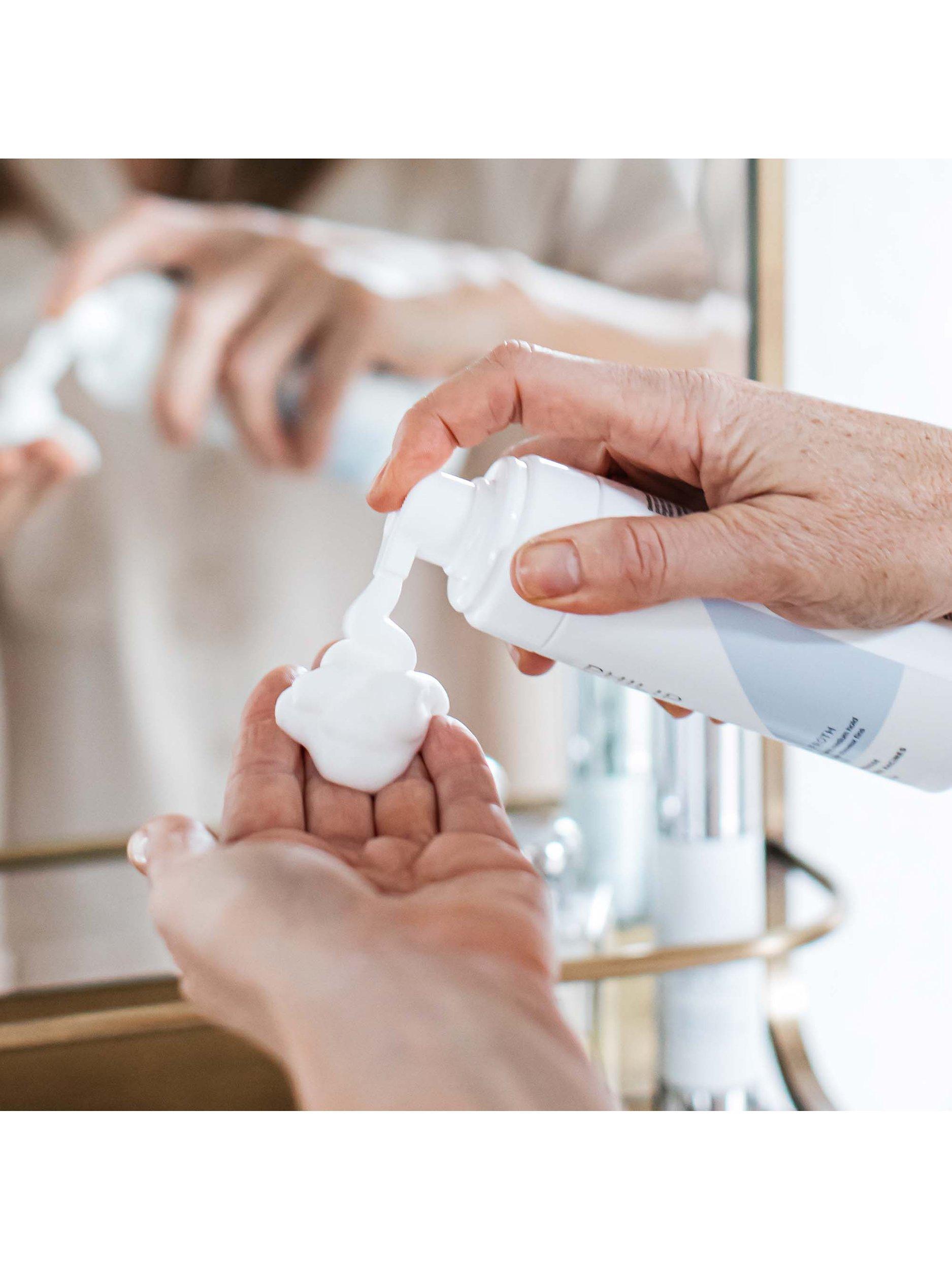 Product image 3 of 4, which shows Philip Kingsley Volumising Froth Root Lift Mousse, 150ml