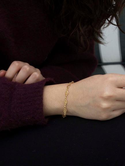 IBB 18ct Yellow Gold Filigree Oval Chain Bracelet, Gold - view 2, Gold