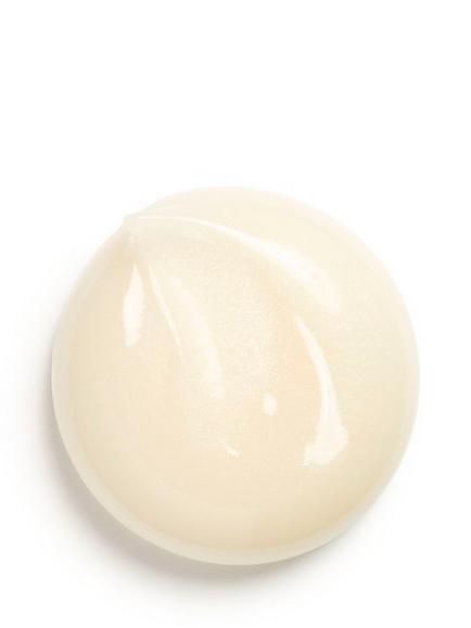 CHANEL N°1 De CHANEL Revitalising Eye Cream Anti-Dark Circles - Anti-Puffiness - Smooths - view 2, 