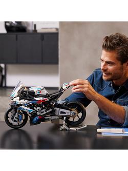 LEGO Technic 42130 BMW M 1000 RR - view 2, 