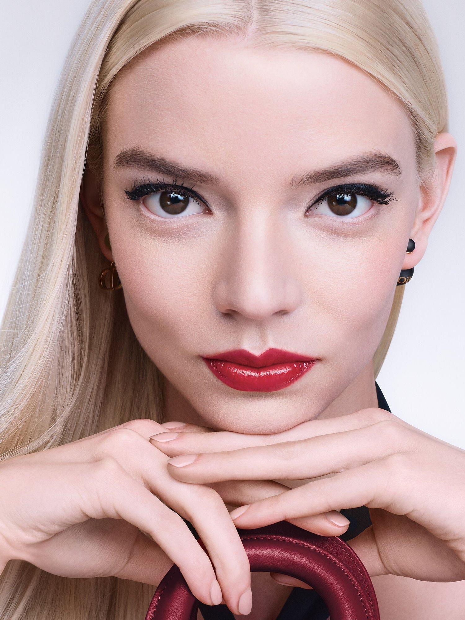 Product image 9 of 10, which shows DIOR Addict Shine Lipstick Refill, 727 DIOR Tulle
