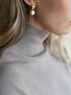 Tutti Drop Pearl Huggie Earrings, Gold - view 2, Gold