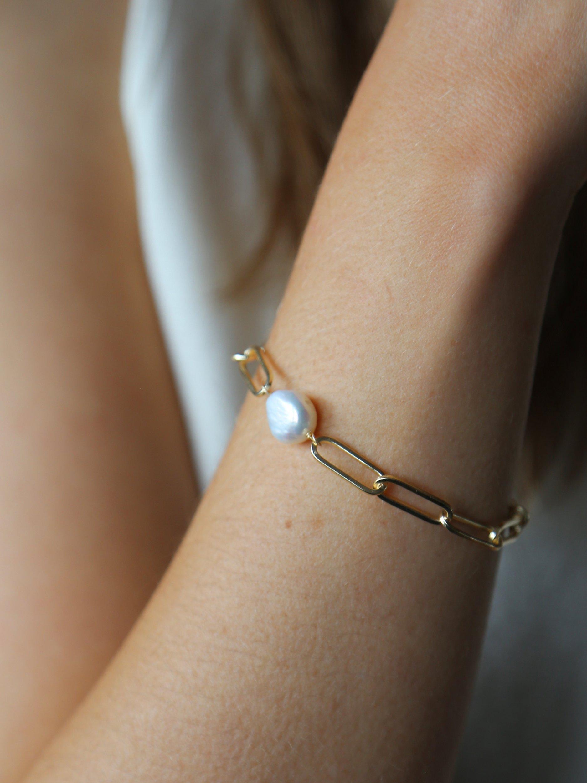Product image 3 of 4, which shows Tutti & Co Prosper Freshwater Pearl Chain Bracelet, Gold