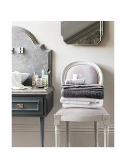 Diptyque Gardenia Scented Candle, 190g - view 2, 