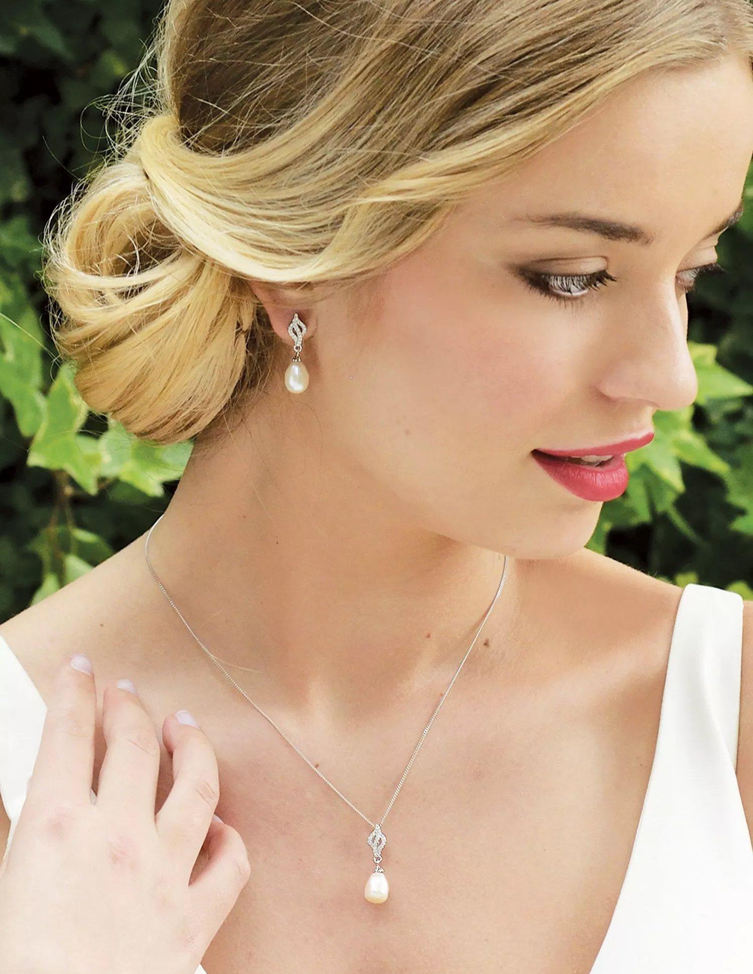 women wearing wedding jewellery