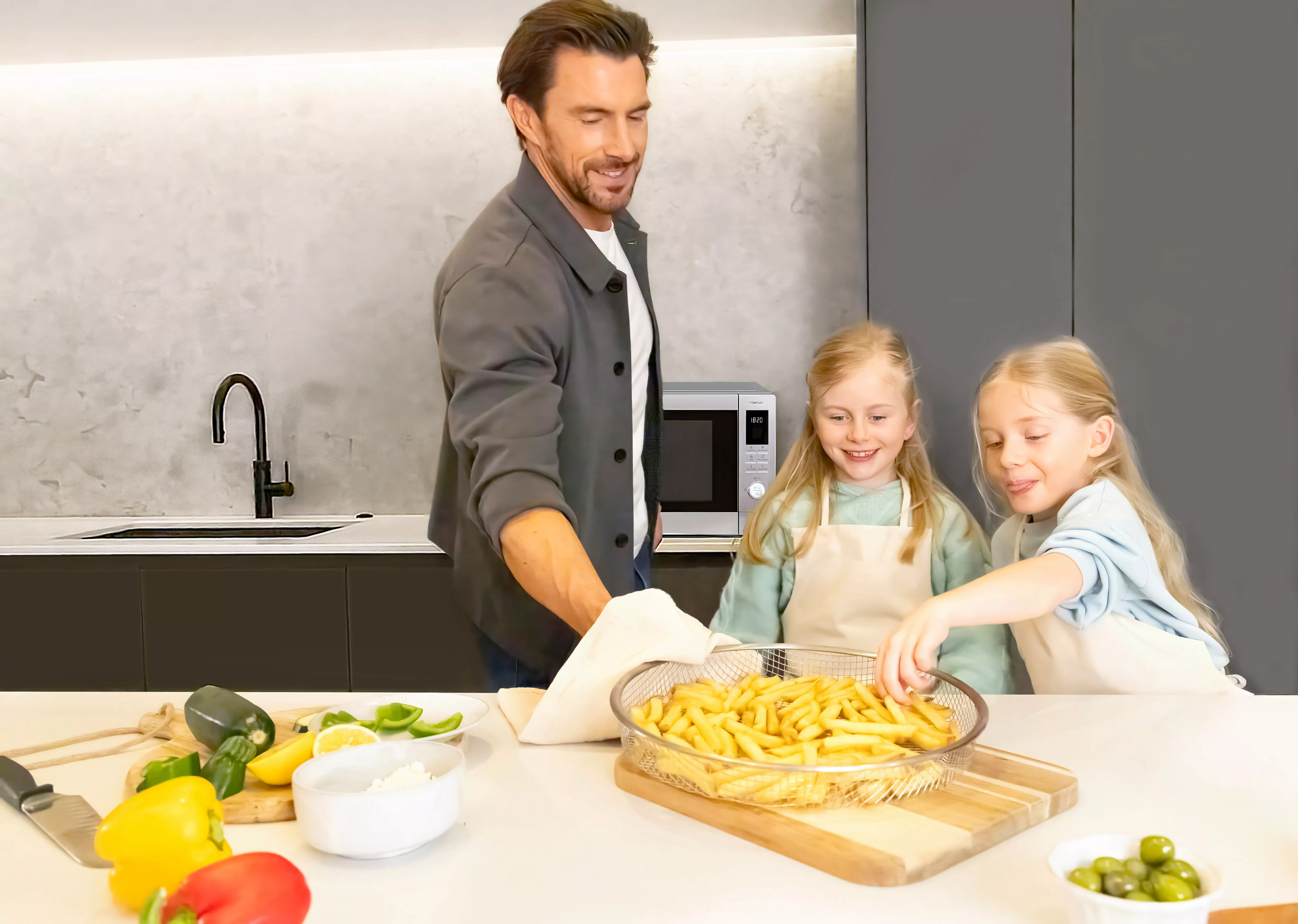 lifestyle image of a family eatching the food
