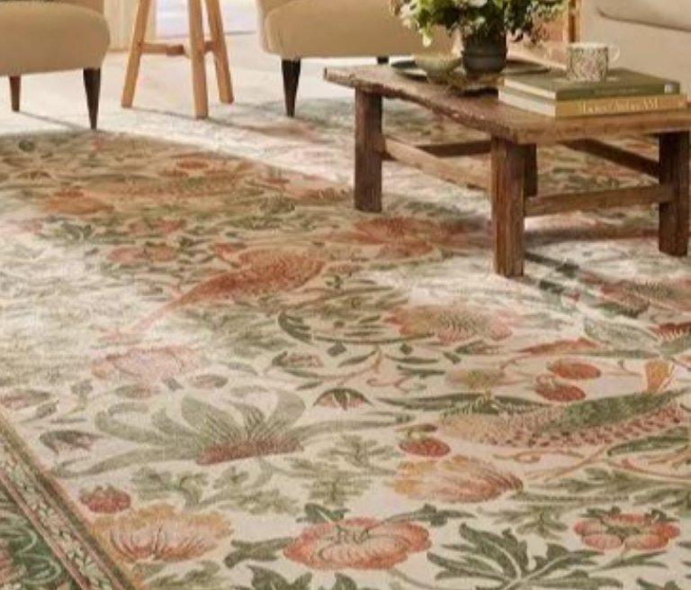 A brand banner image showing ruggable rug.
