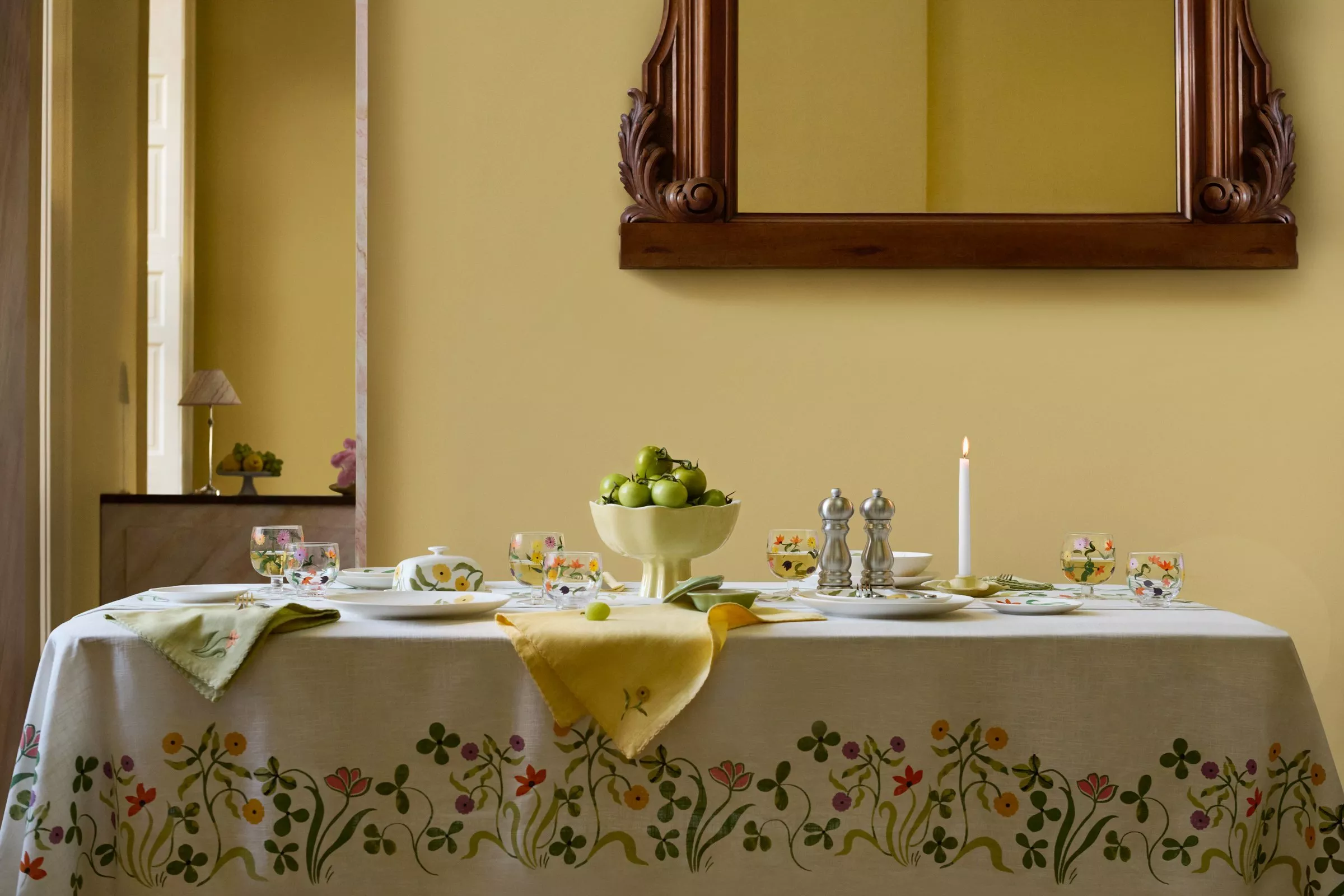 Tabletop with floral crockery 