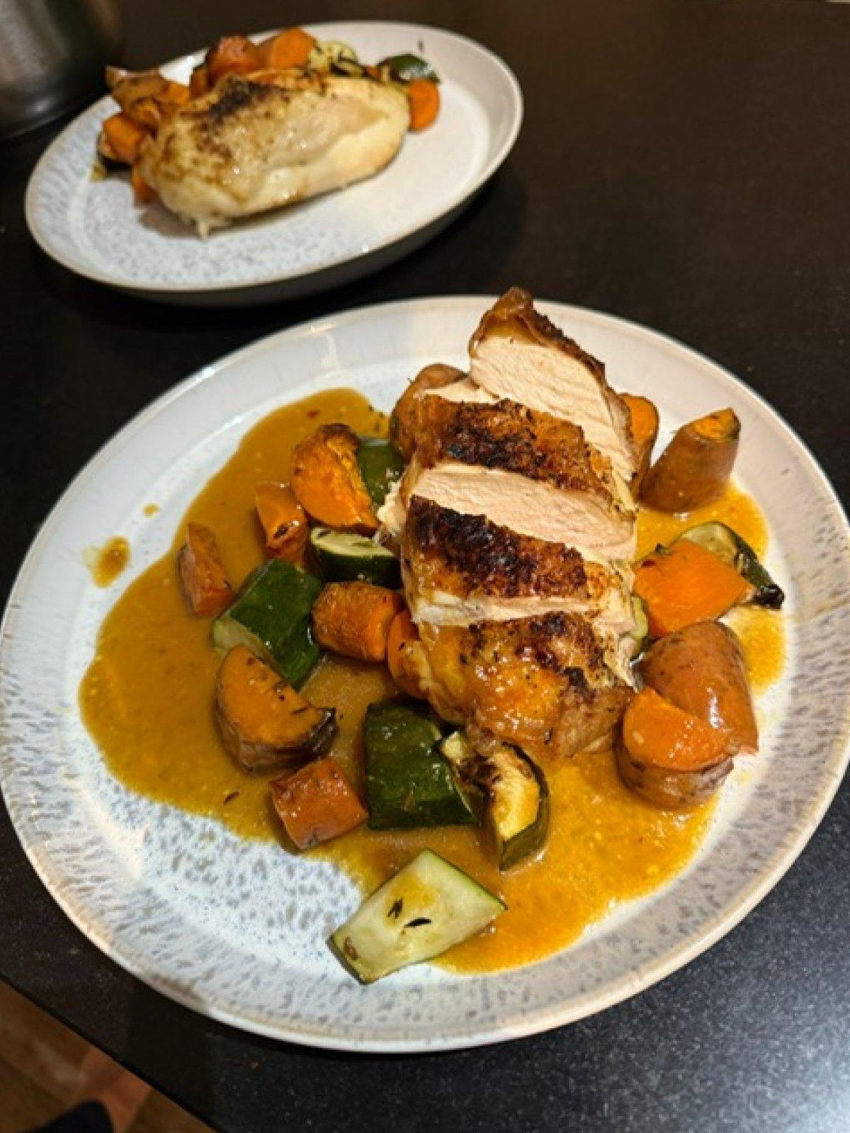 ninja DZ400UK close up of dinner plate with finished chicken on it