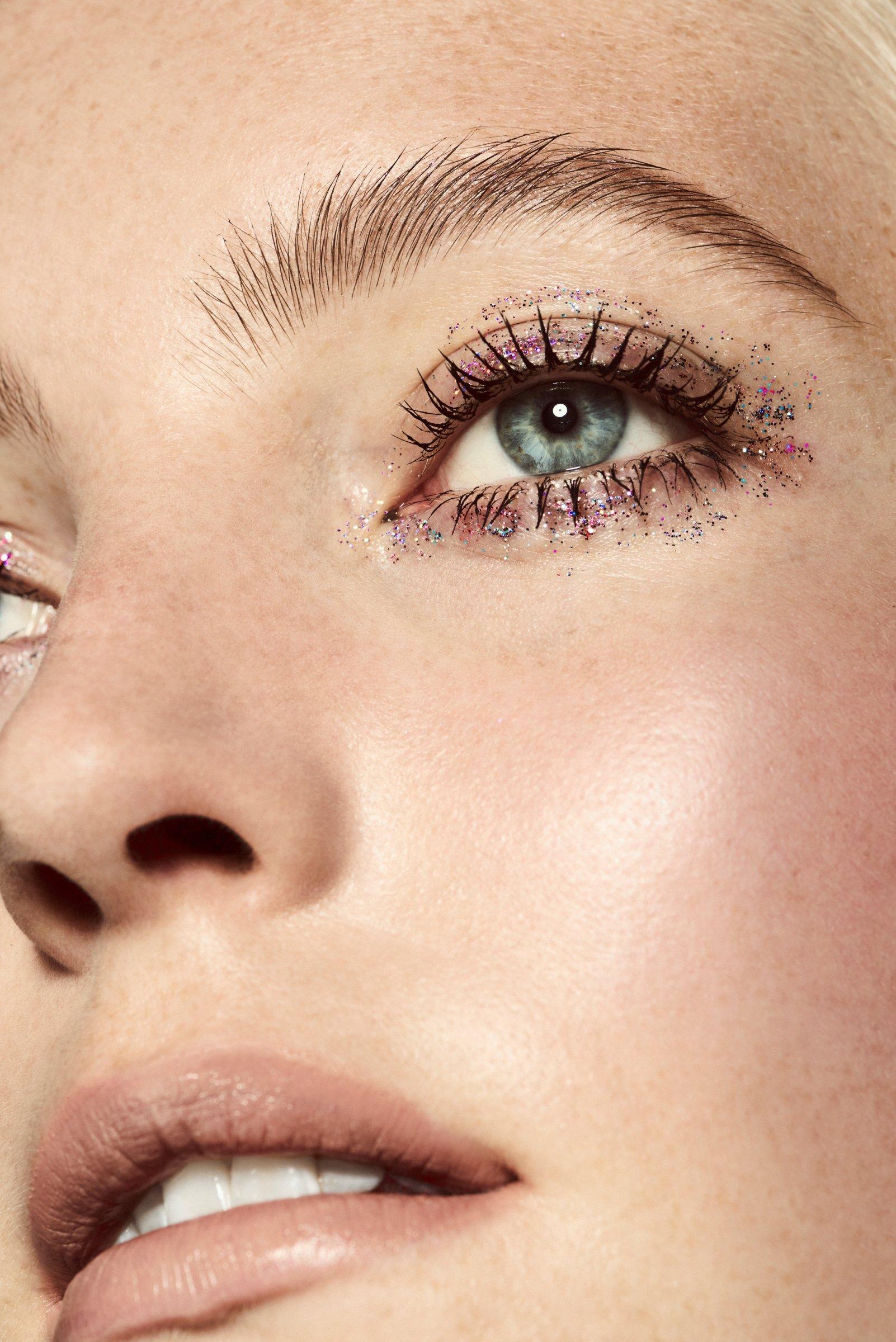 Product image 4 of 4, which shows Charlotte Tilbury Hot Lips, Super Cindy