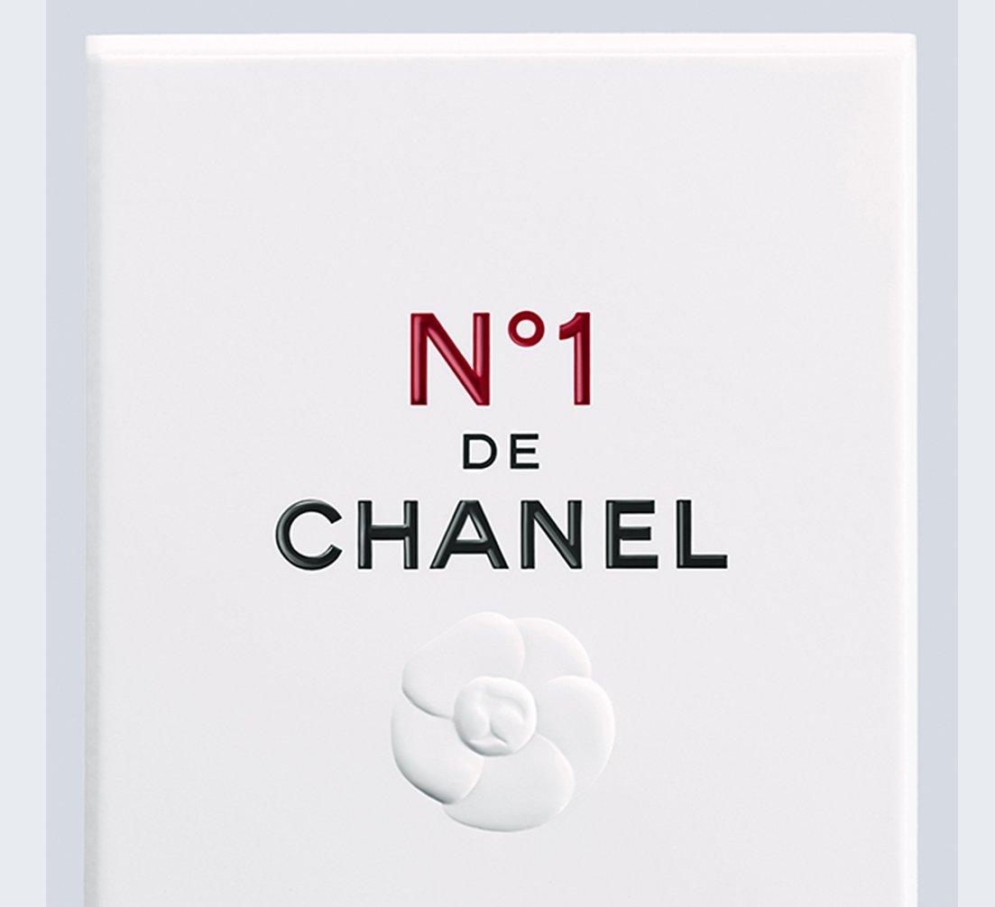 To limit environmental impact, the recyclable glass packaging used for N°1 DE CHANEL beauty products is printed with organic ink*