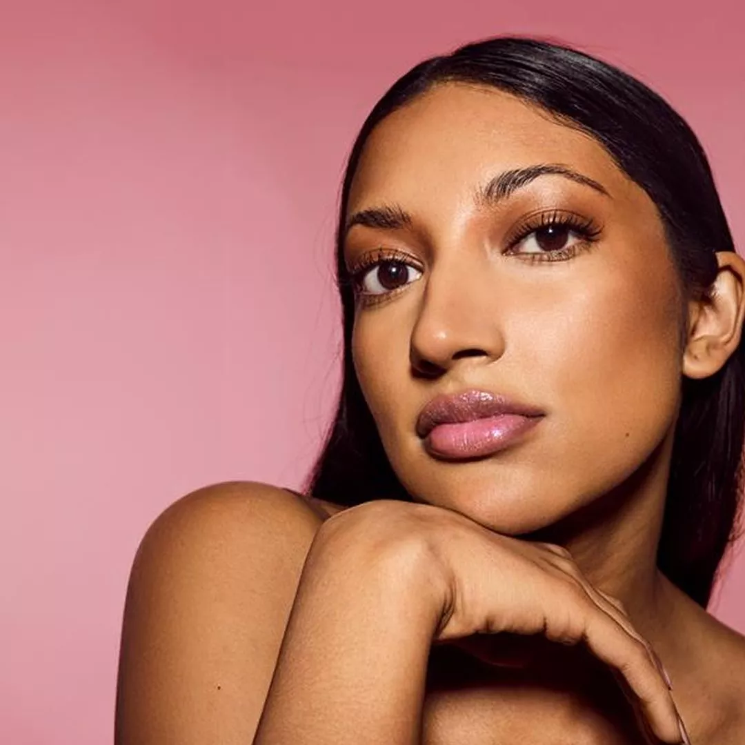 fenty-beauty-lined-luminised-lips-makeup-gift-set