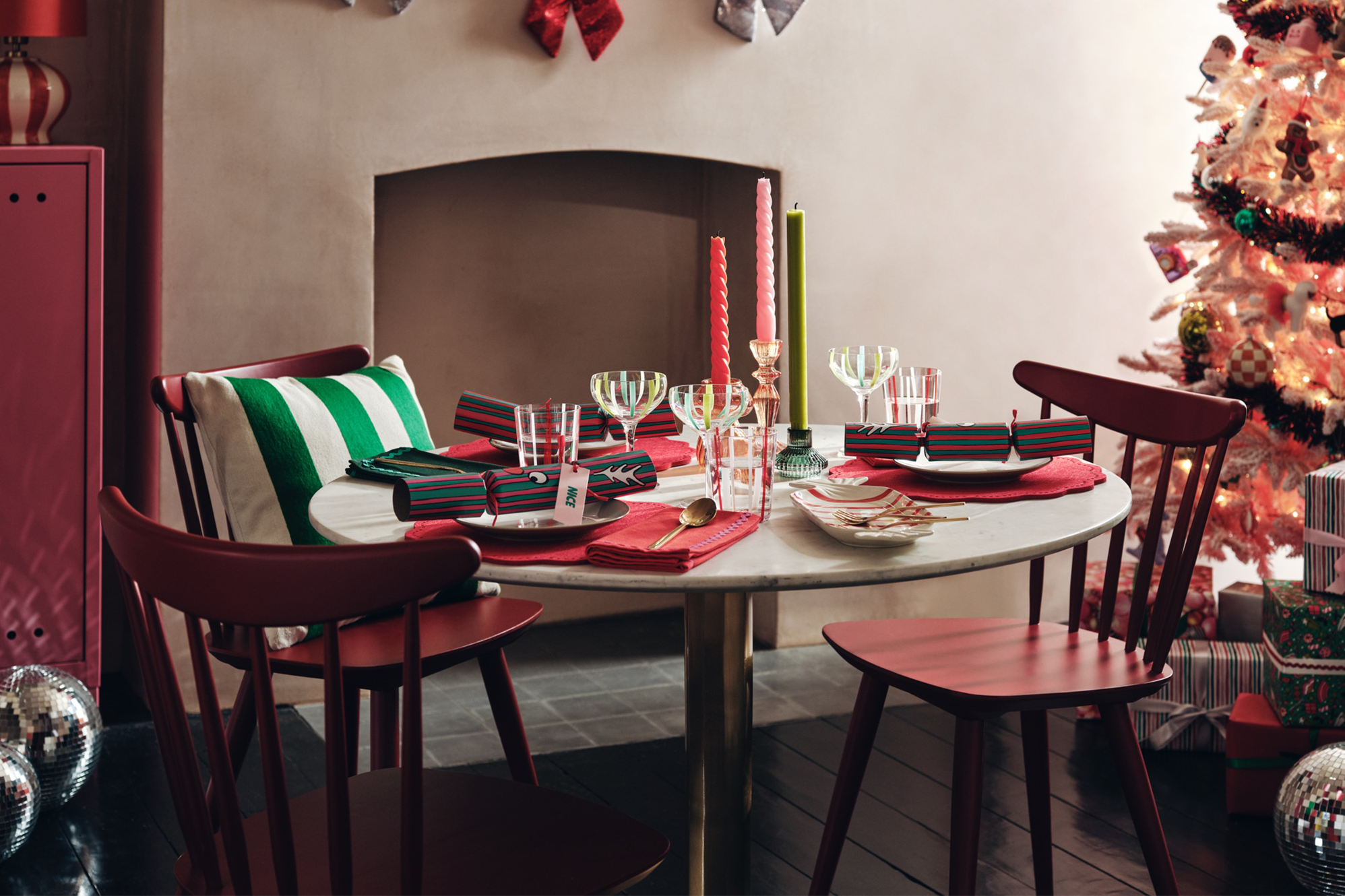 Sugar and Spice Tablescape for Christmas