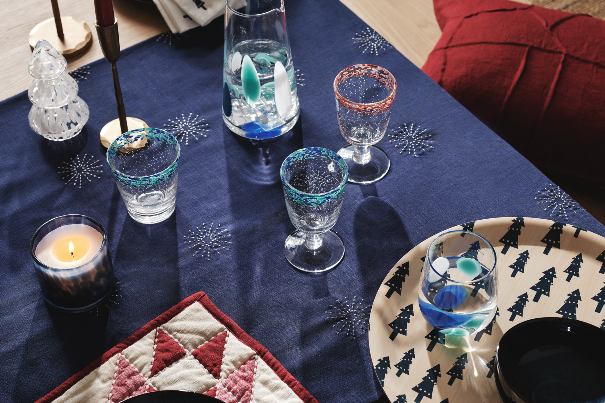 Trinkets and Treasure Tablescape for Christmas