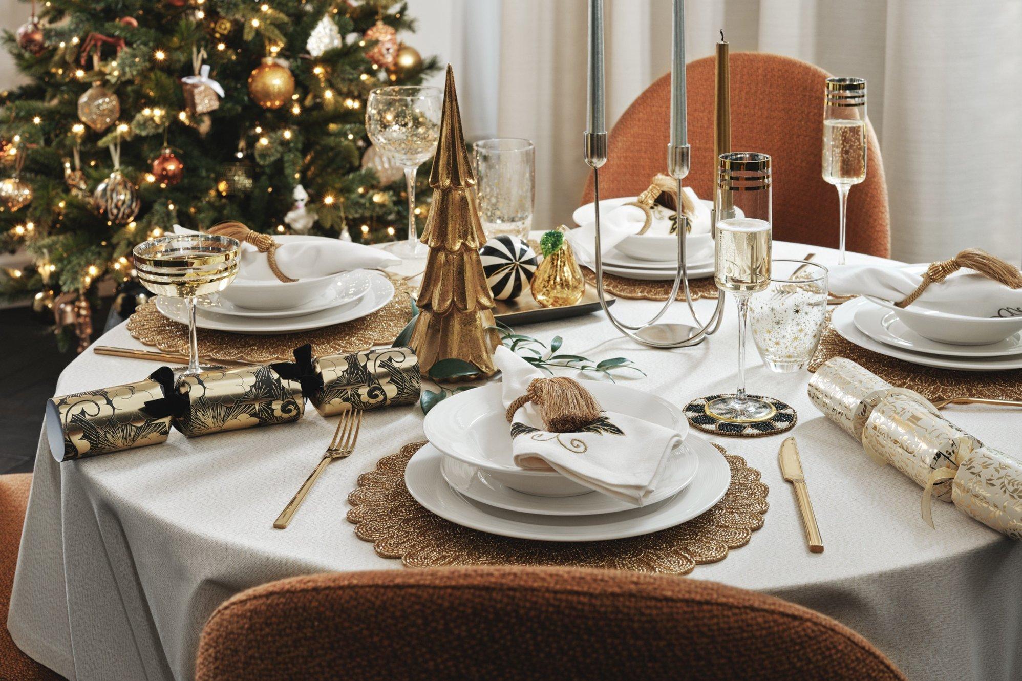 Wisdom and Wonder Tablescape for Christmas