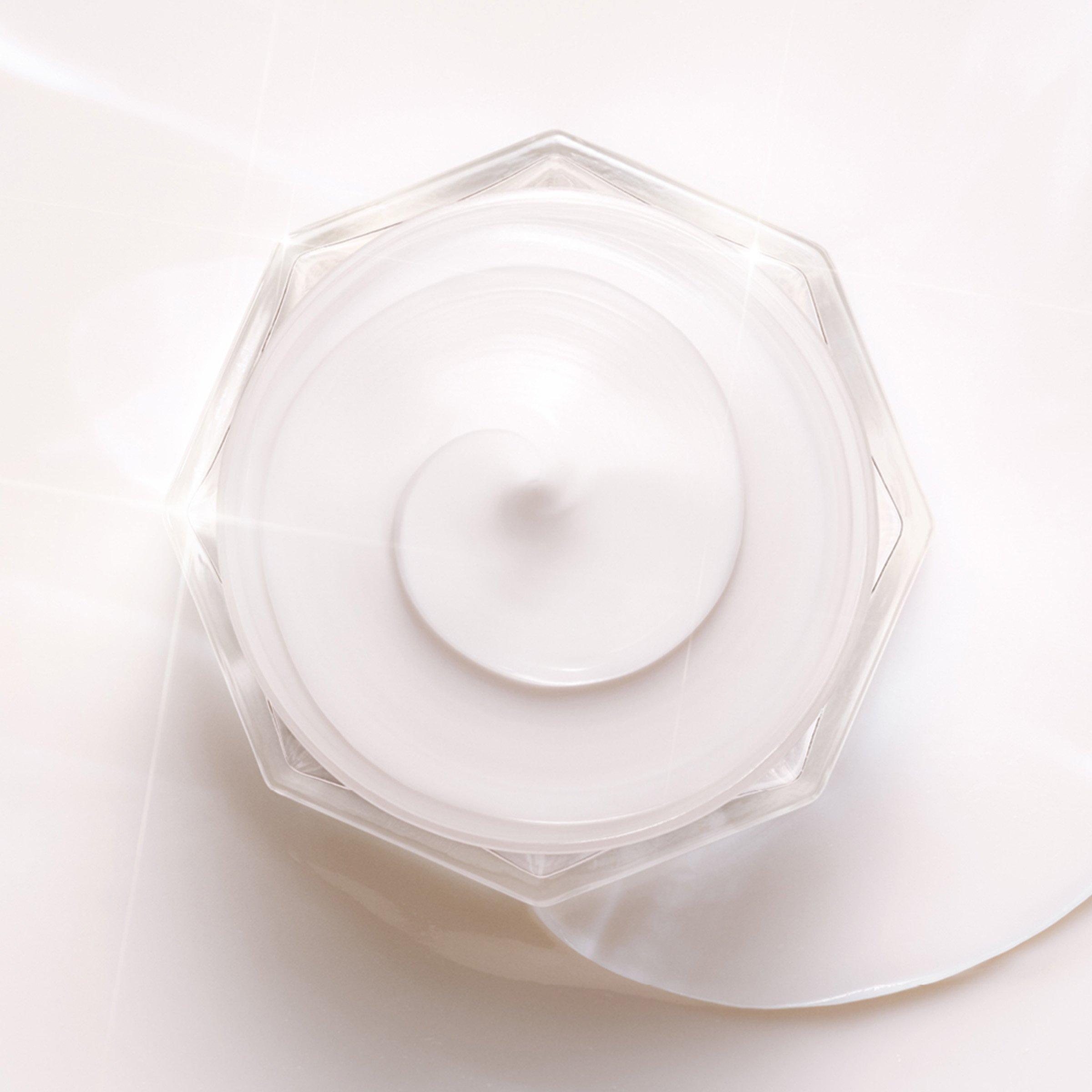 Charlotte Tilbury skincare cream