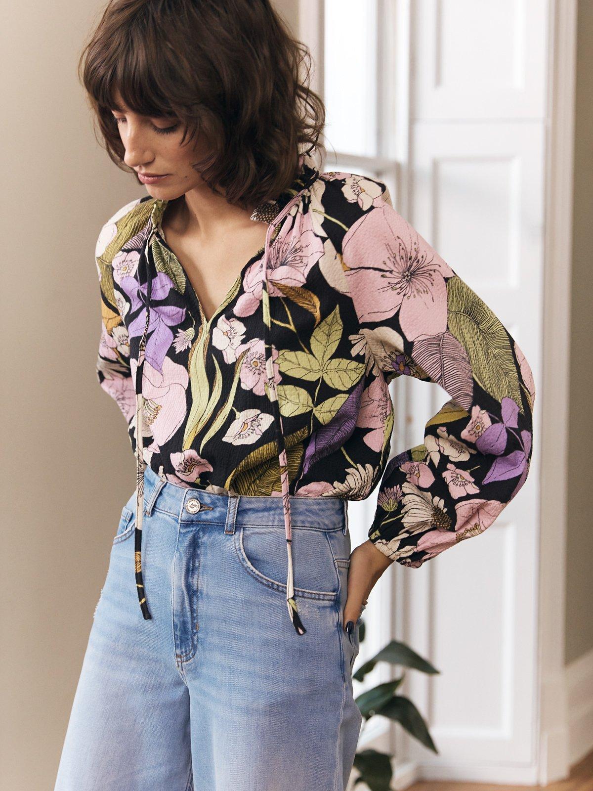 AND/OR Darwin Bloom Blouse, Black/Multi