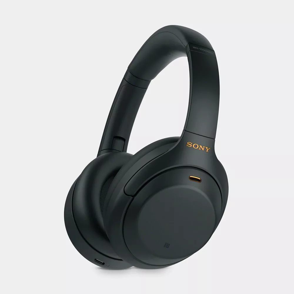 Blsck over ear headphones