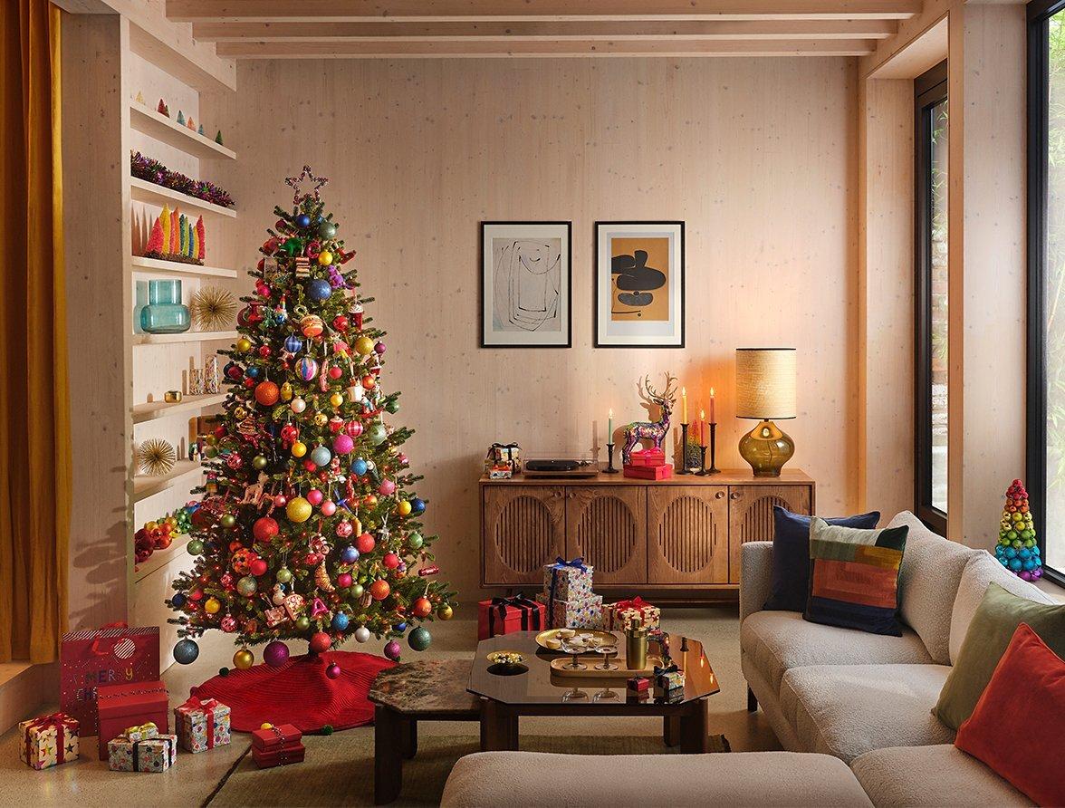 How to spruce up your fake Christmas tree like a professional