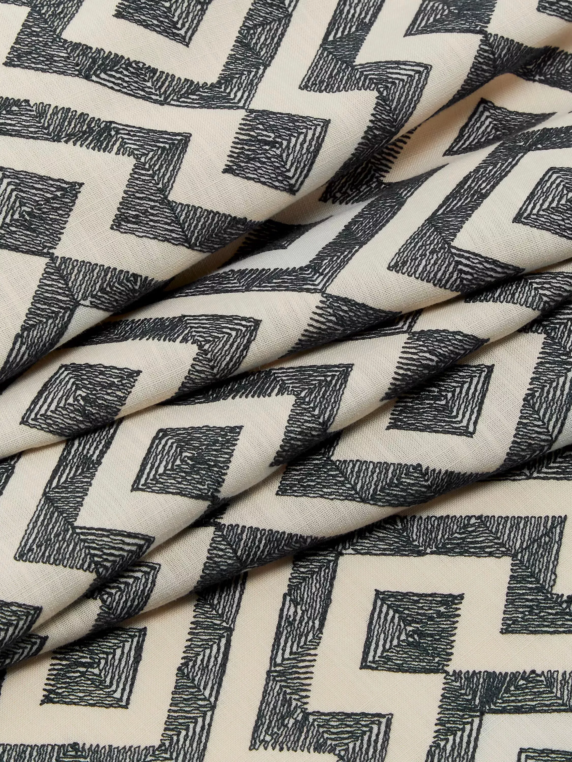 Black and white geometric patterned fabric 