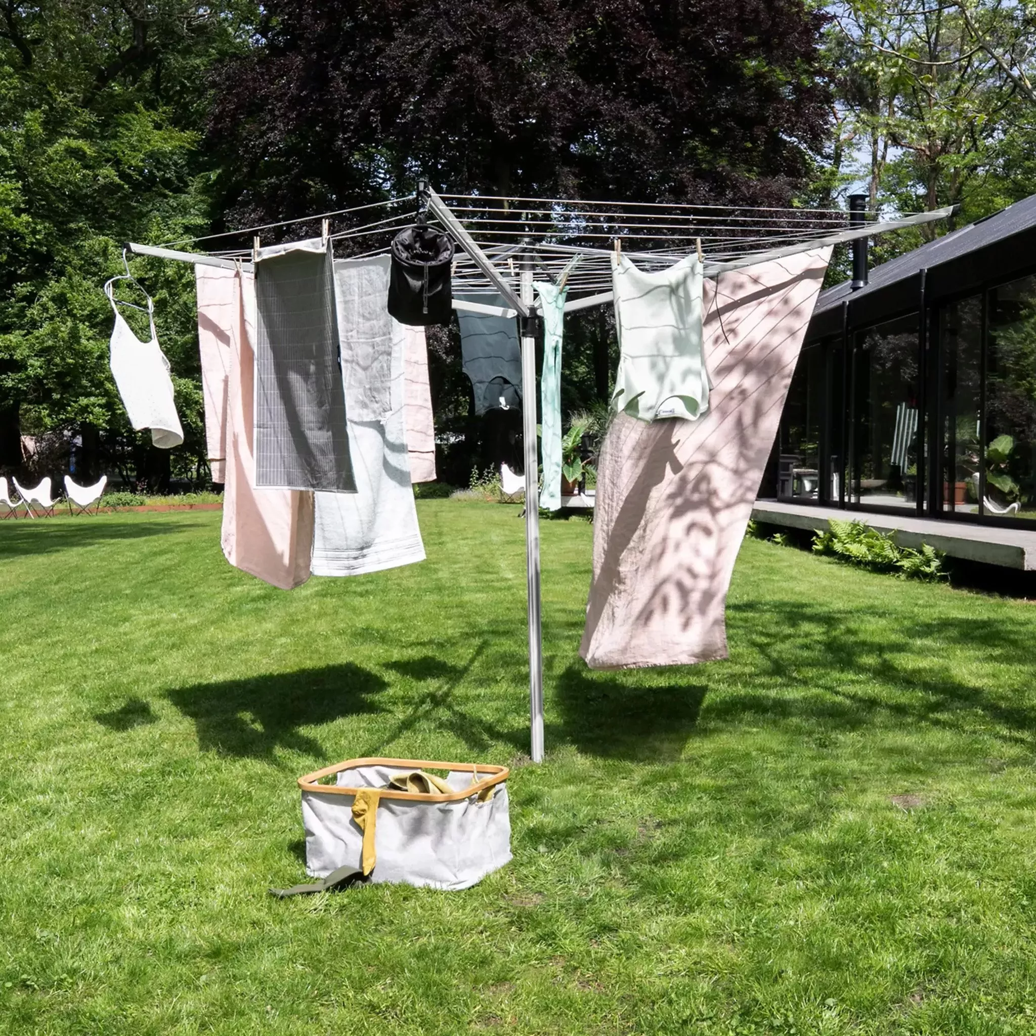 outdoor clothes airer