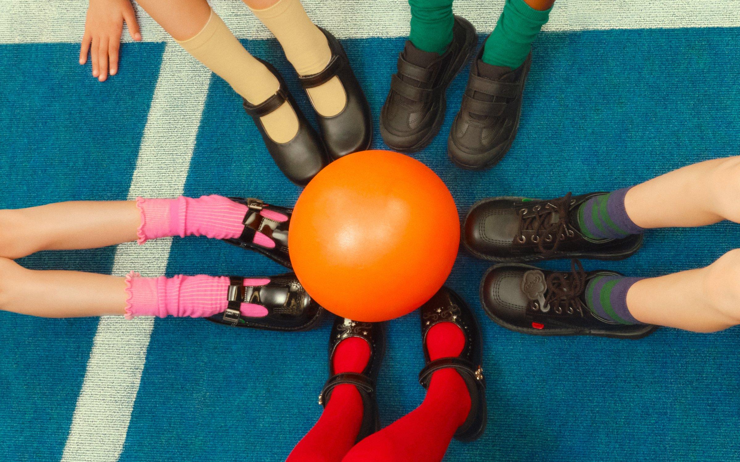 how to measure children's feet at home