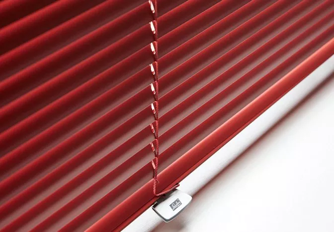 Red blinds 