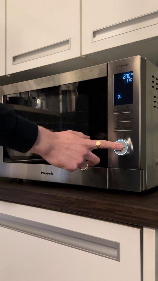 review video of Panasonic NNCD88QSBPQ Combination Microwave with Air 