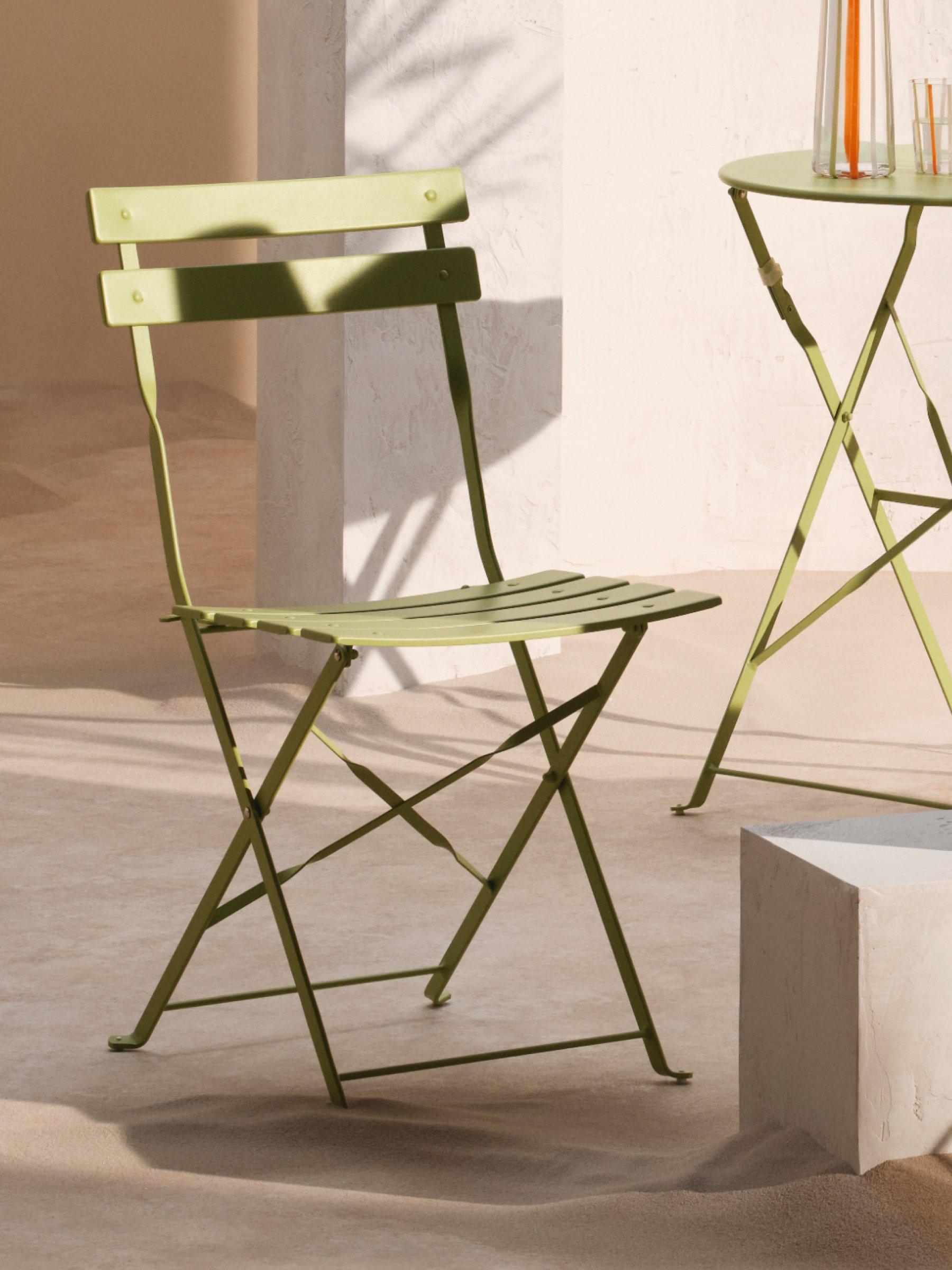green garden chair