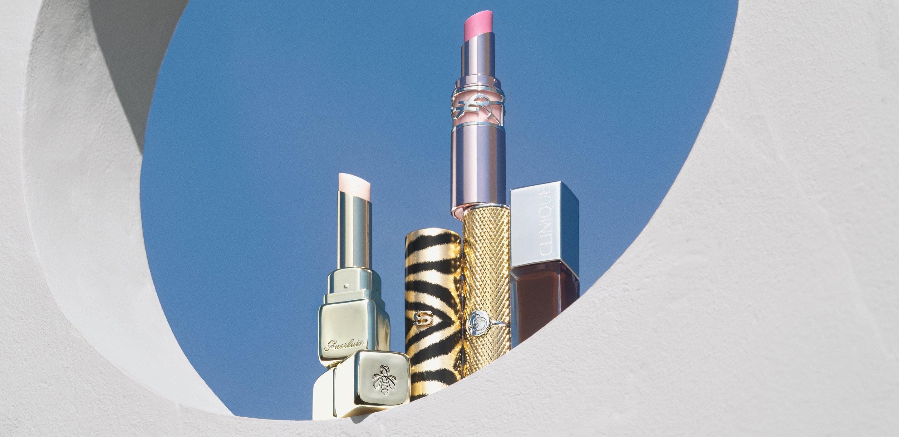 Image of makeup sitting in a sculpture