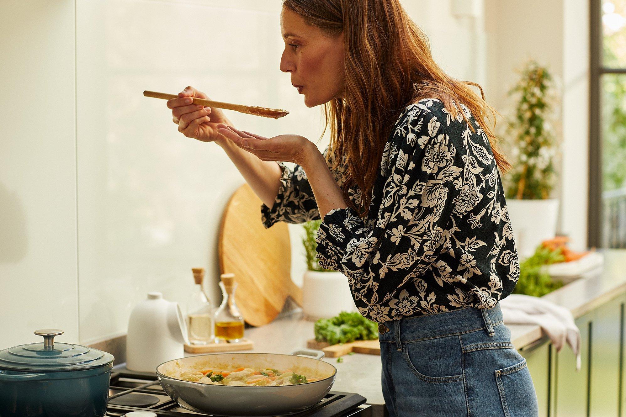 John Lewis Cast Iron Shallow Casserole, 31cm, Frost Grey