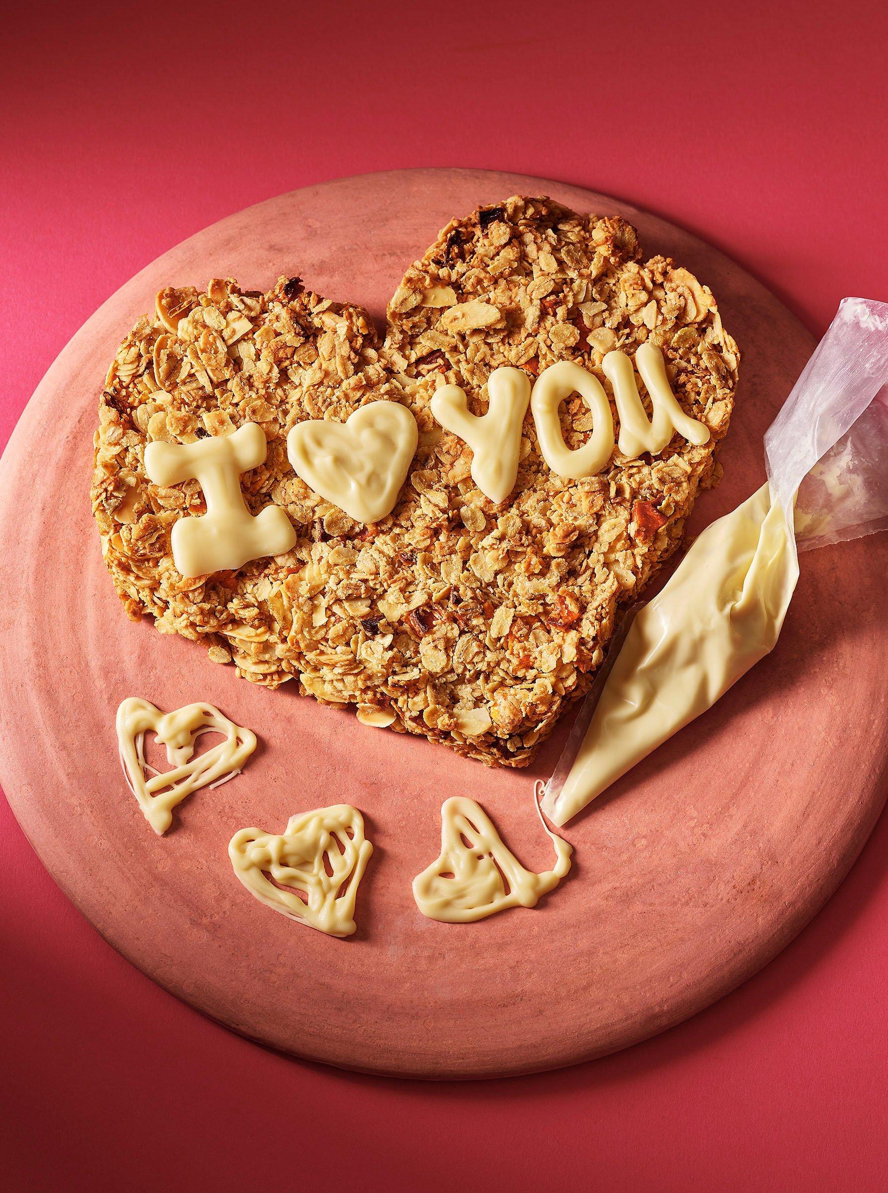 Heart-shaped breakfast oat bar