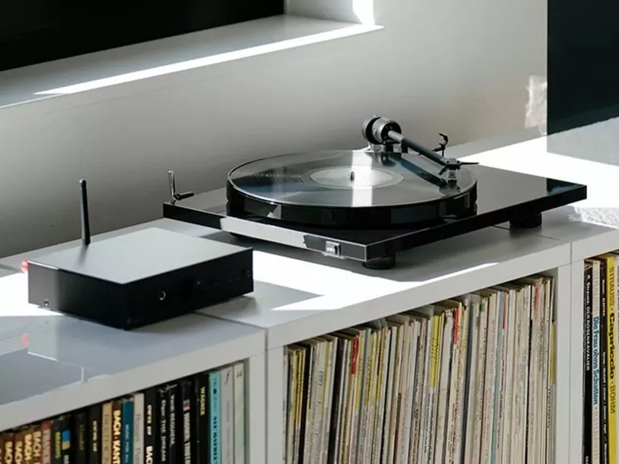 Pro-Ject Stereo Set E1 Turntable Set with Speaker Box 5E Speakers & Stereo Box E, Black