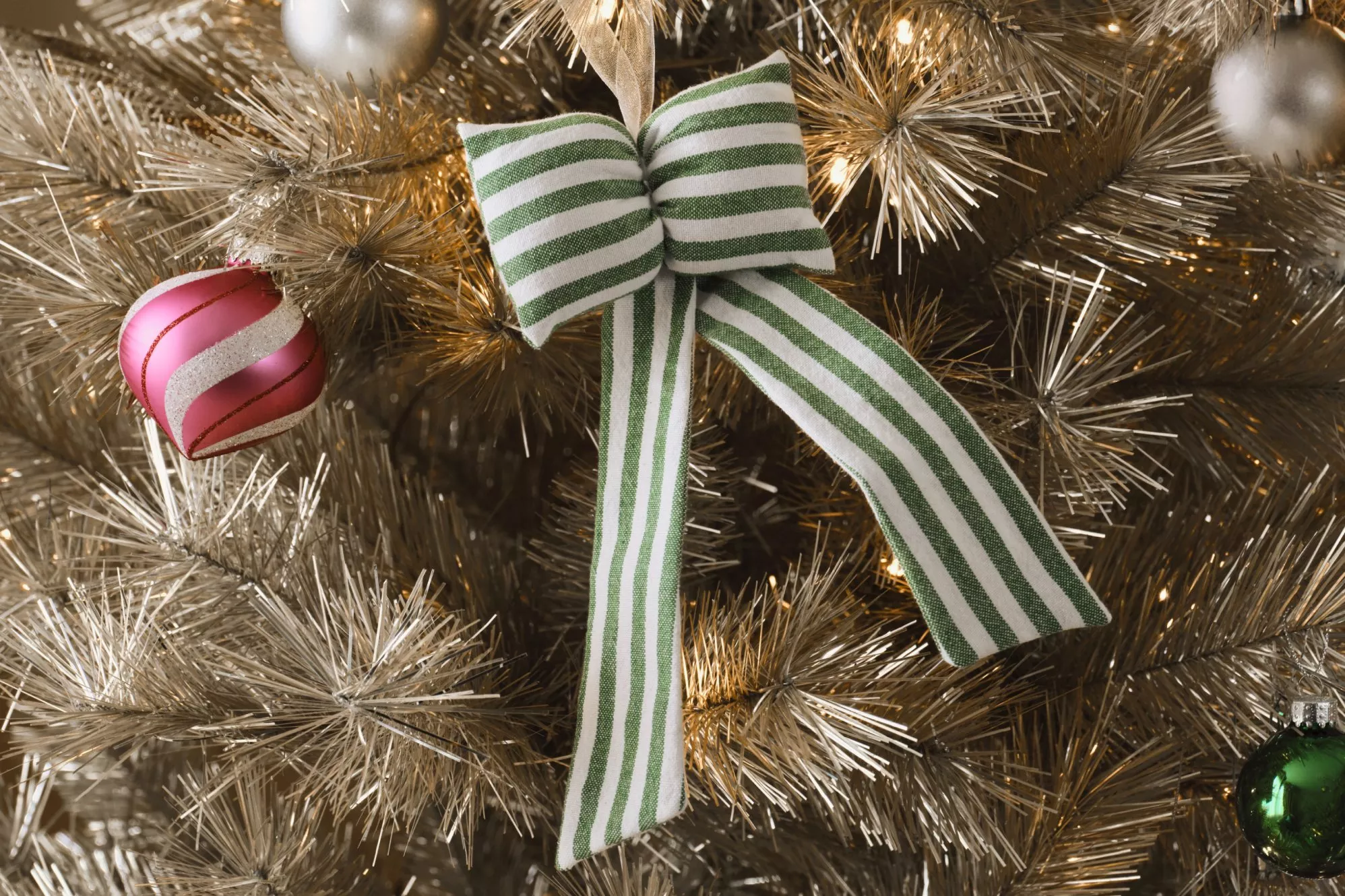 xmas25-baubles-edit-inline-091025