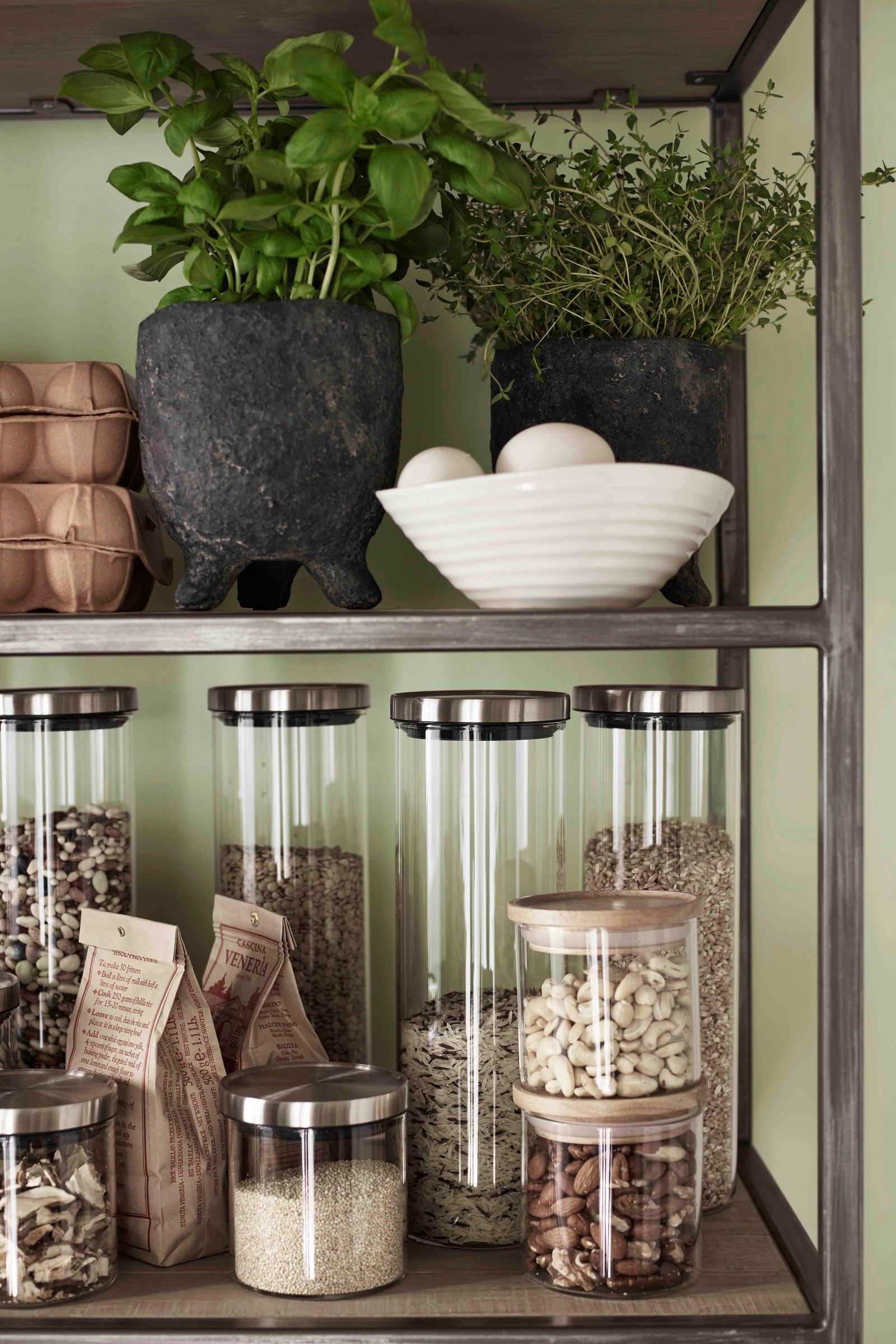 Kitchen storage canisters
