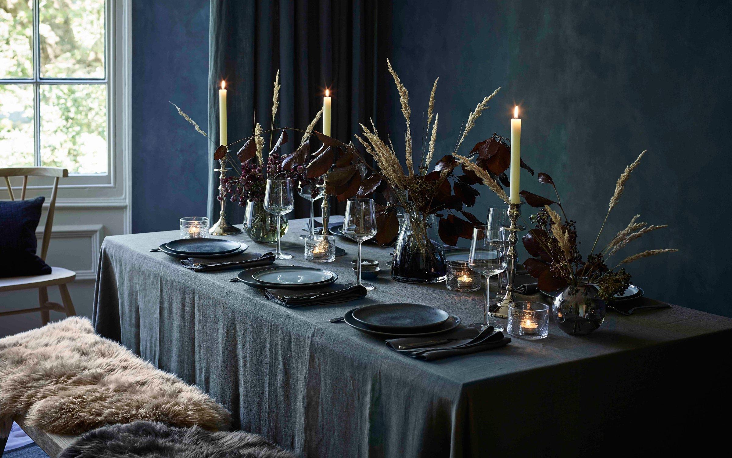 bold tableware tablescape