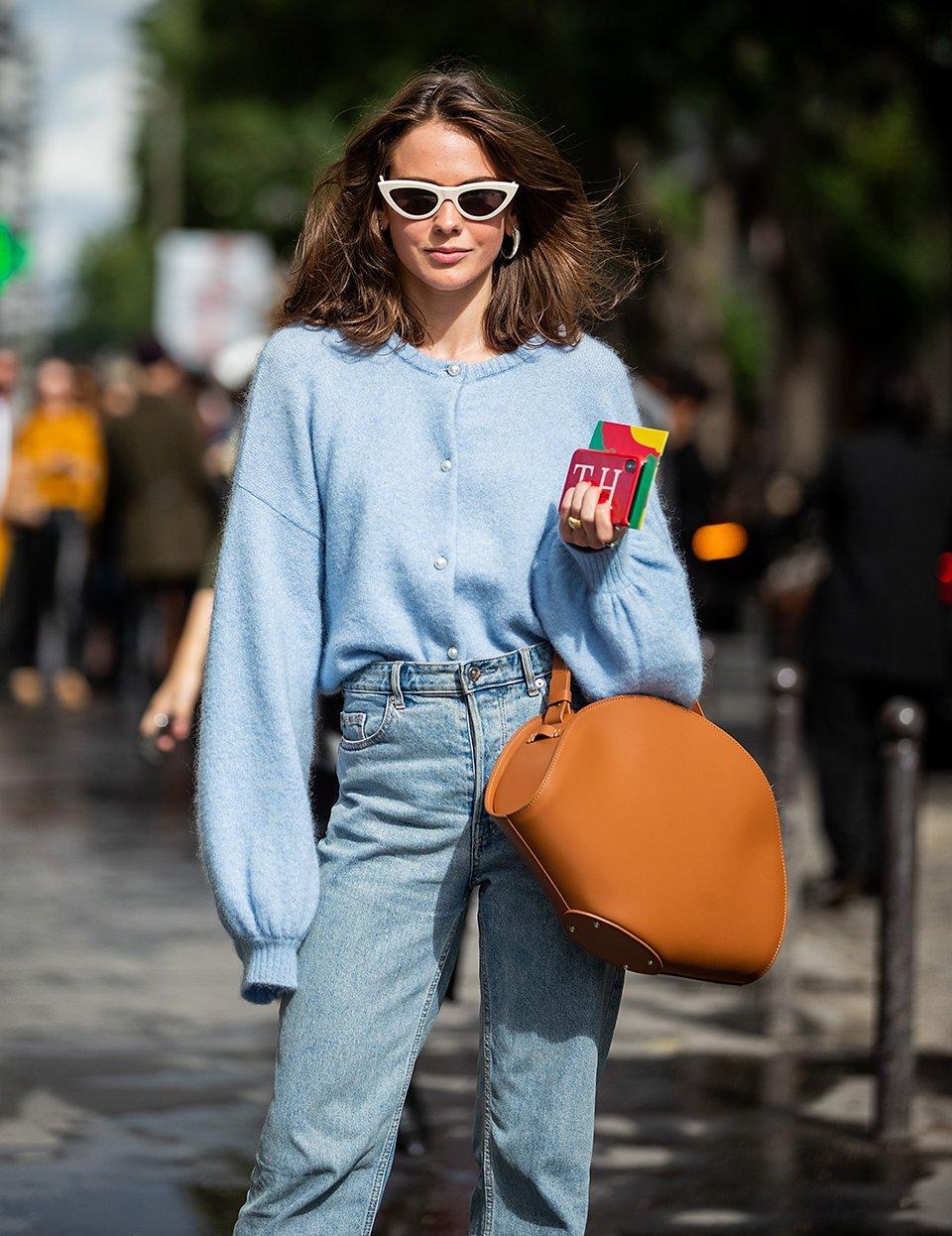 Styling idea: cardigan tucked into jeans