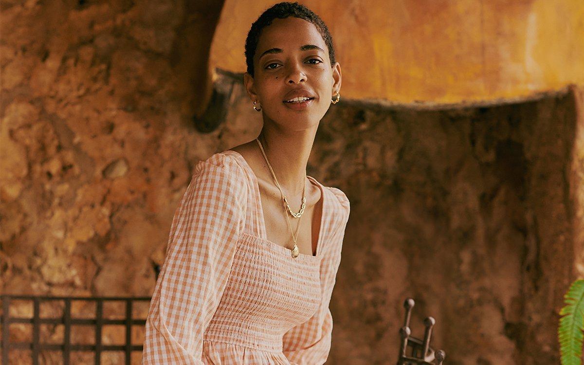 how to wear a midi dress