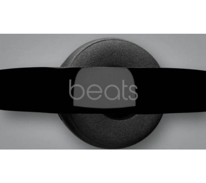 Beats Solo Wireless Bluetooth On Ear Headphones with Mic Remote